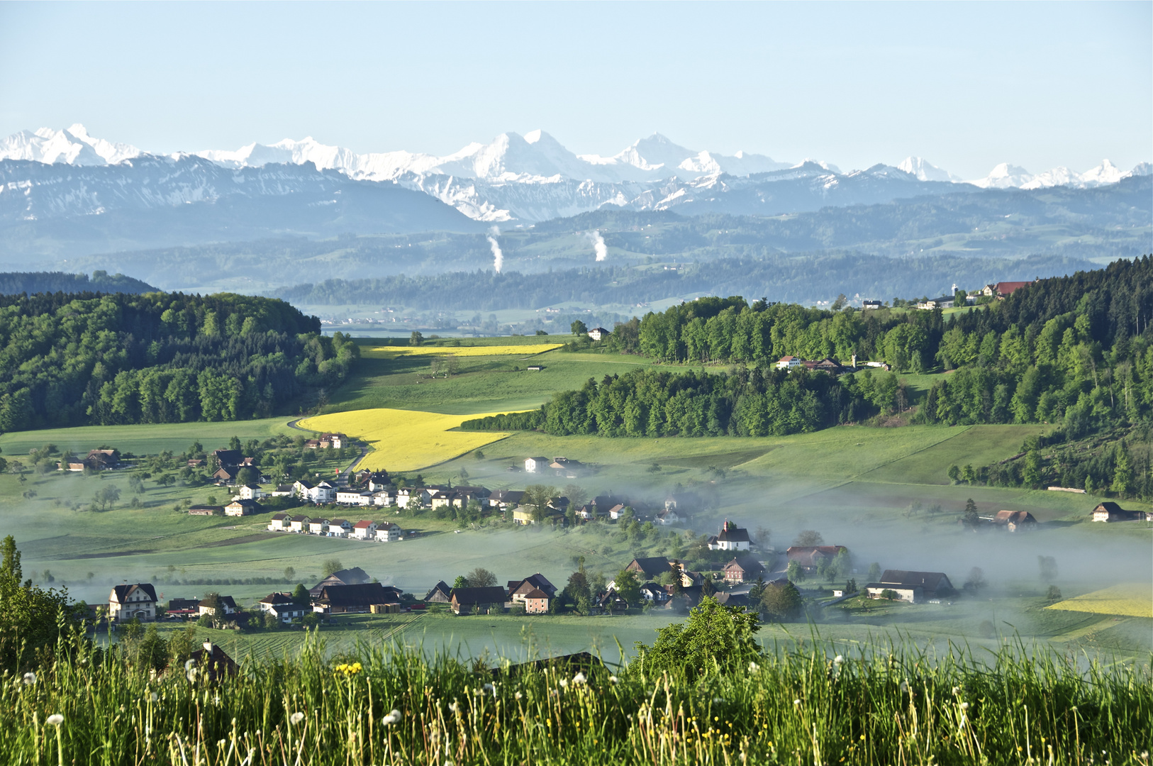 Uffikon LU, mit Eiger, Mönch, Jungfrau