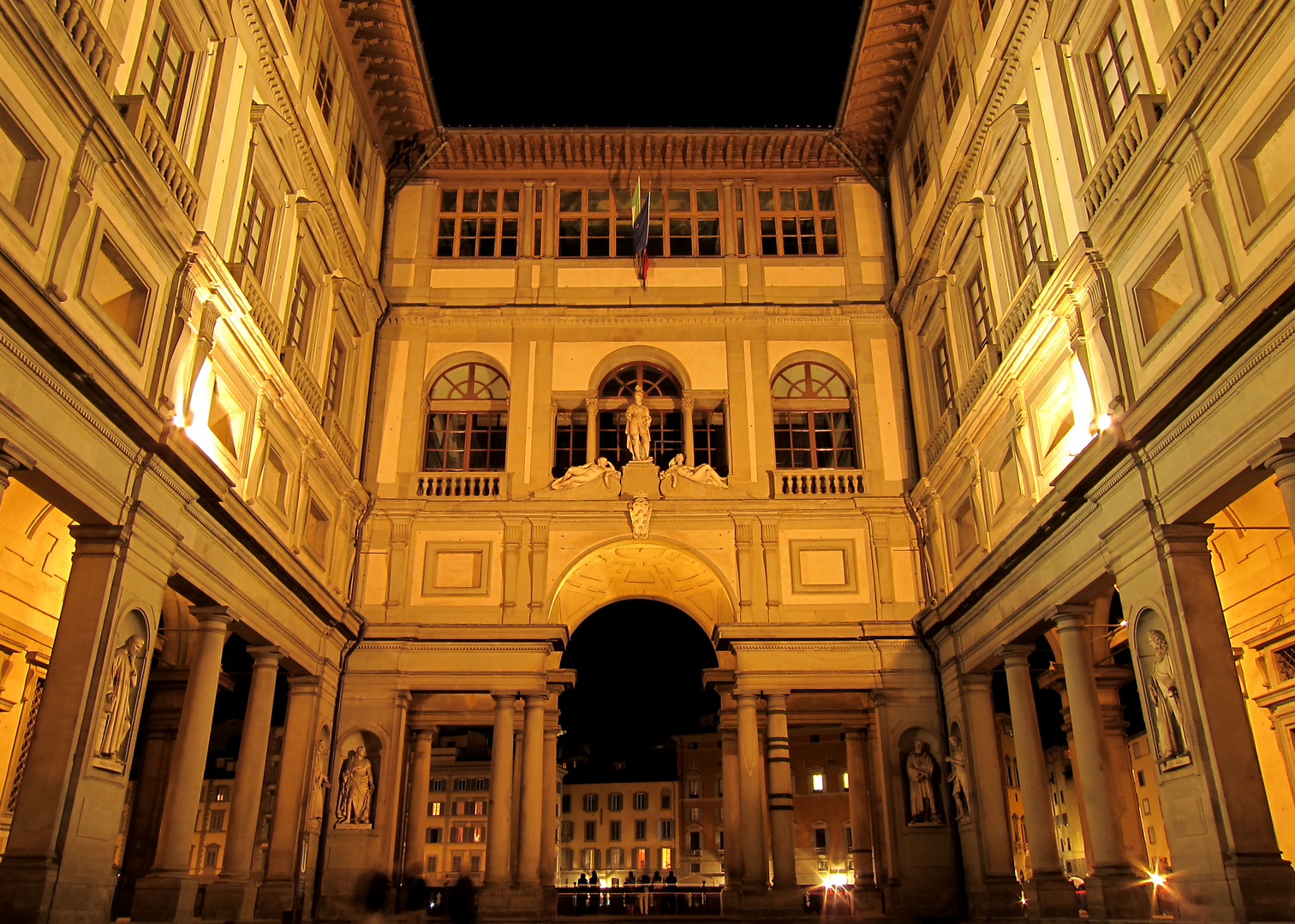 Uffizien in Florenz bei Nacht