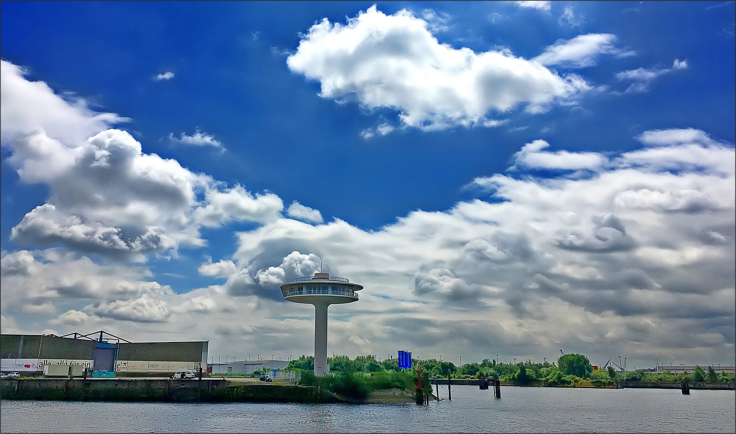 * UFO an der Elbe *