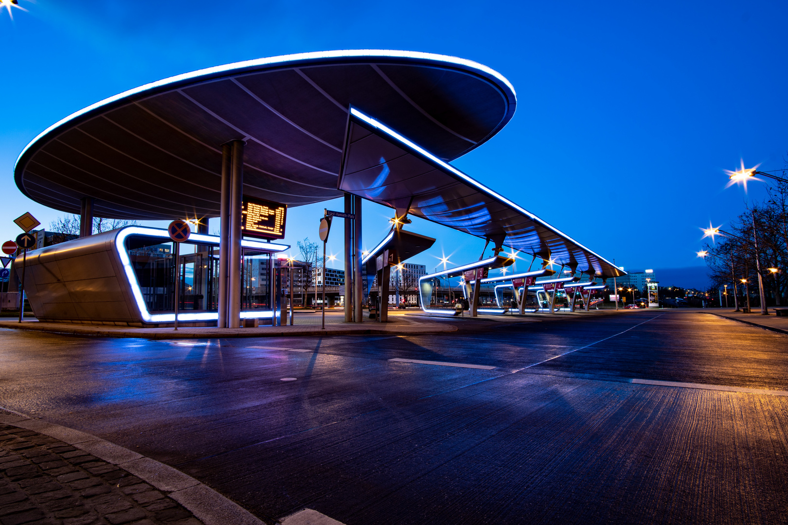 Ufo Bahnhof Halle/Saale zur blauen Sunde