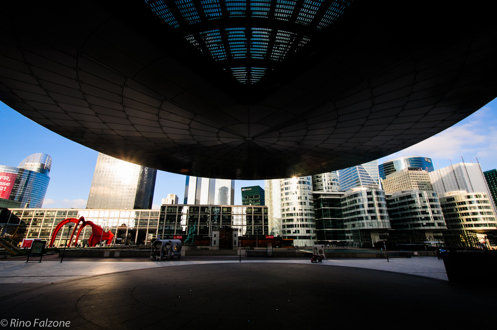 UFO in Paris