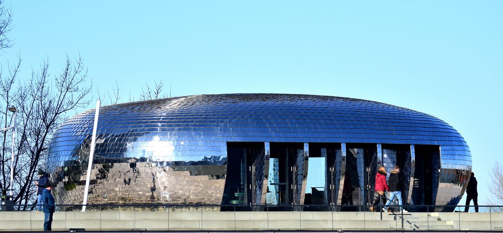 UFO-Landung am Medienhafen Düsseldorf