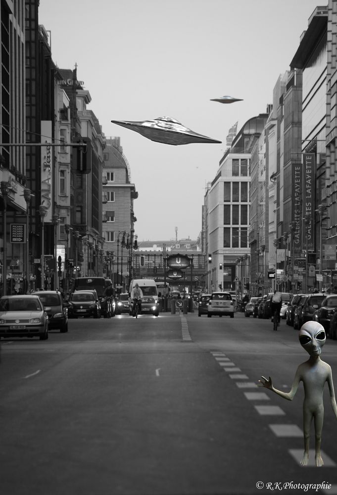 Ufo-Manie in der Friedrichstraße, oder The Grey´s , Aliens zu Besuch in Berlin :-D