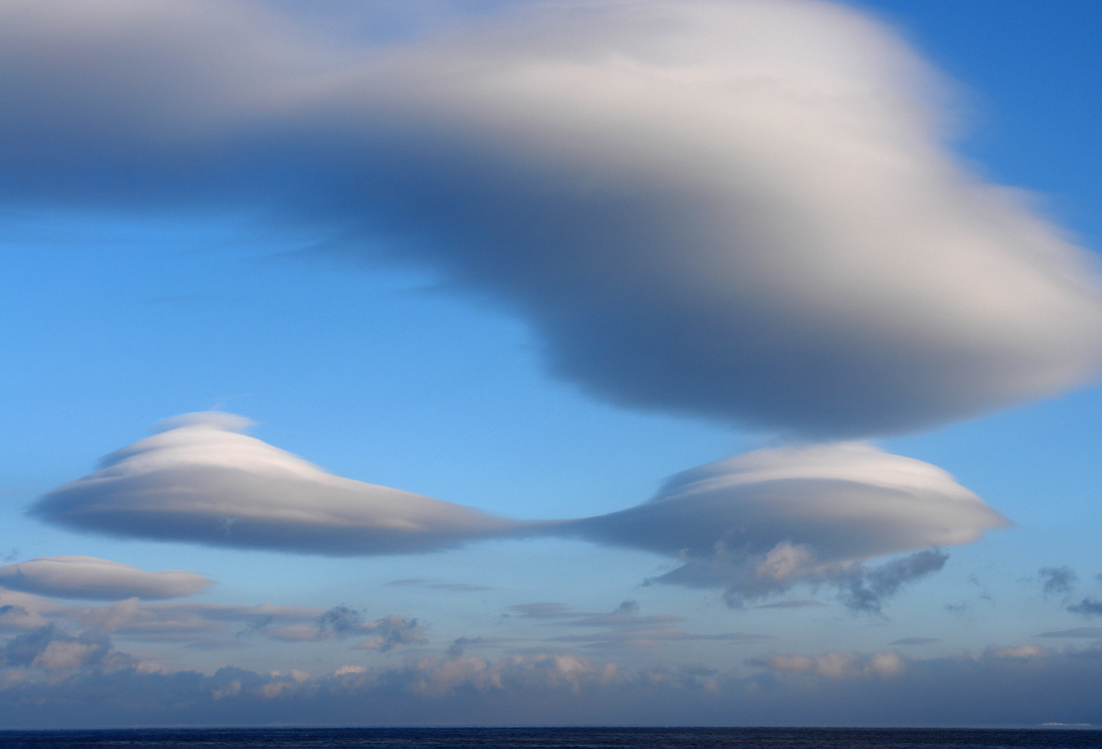 Ufo oder Wolken?