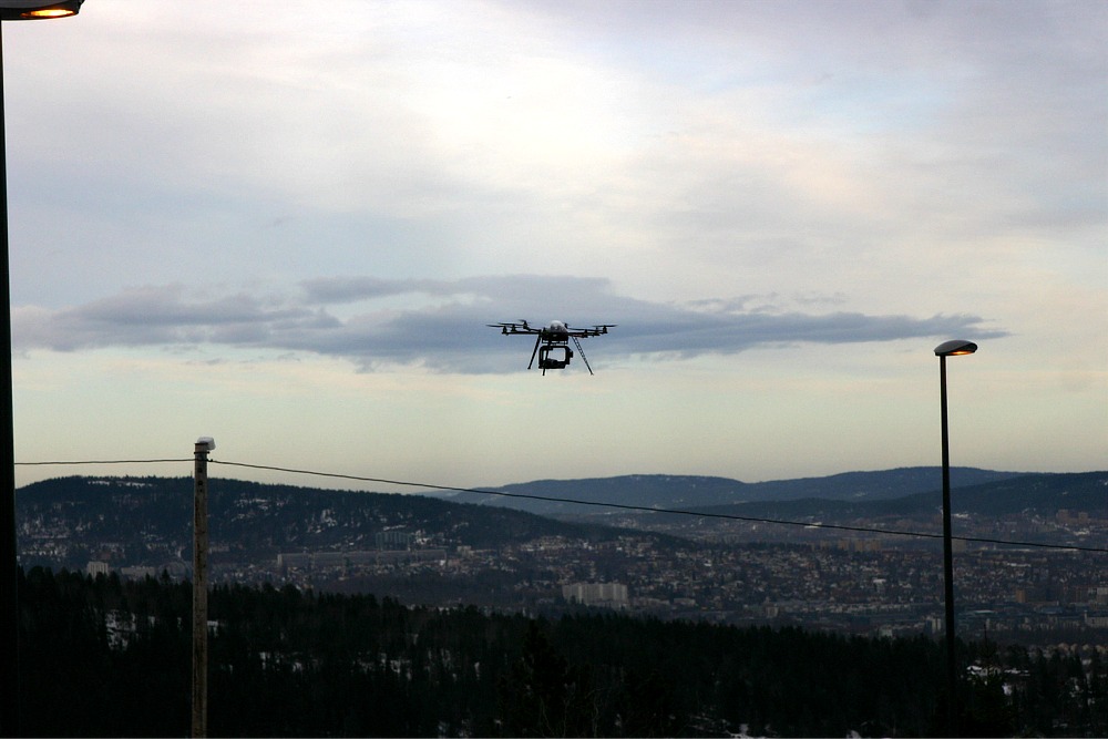 UFO über Oslo / Oktocoptermodel