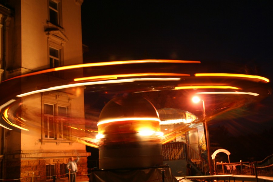 ufo vor dem schloss