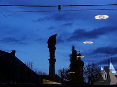 "Ufos im Anflug auf die Marktkirche", Grafing, 28.12.2009