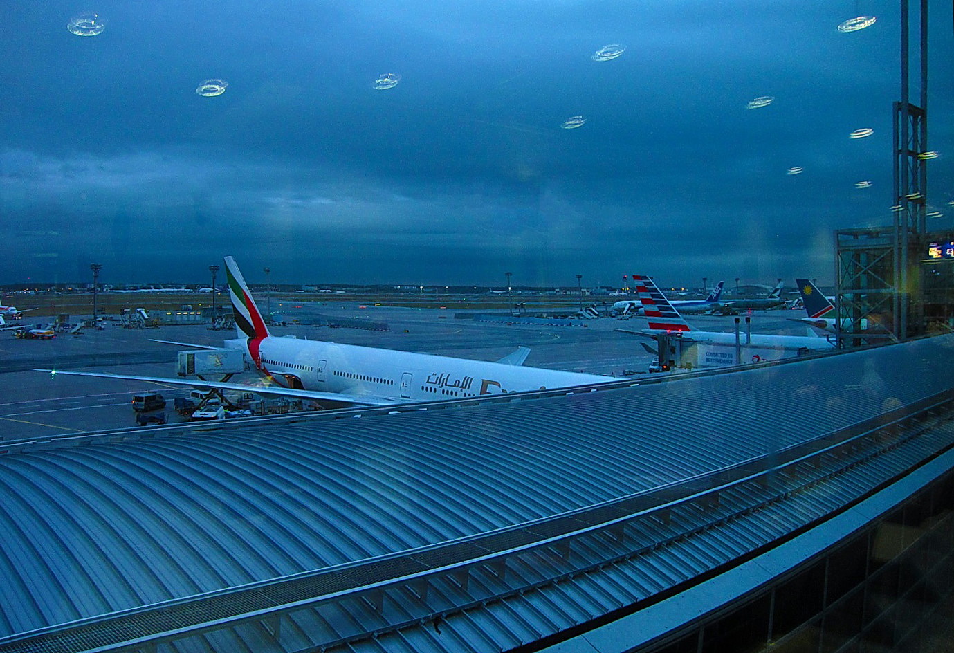 Ufos spähen Airport Frankfurt a. M. aus :-) :-) :-)