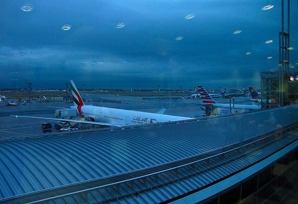 Ufos spähen Airport Frankfurt a. M. aus :-) :-) :-)