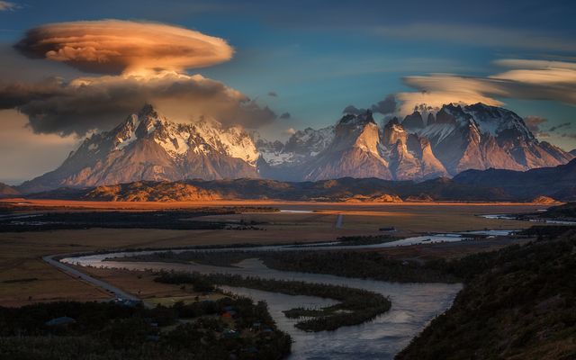 Ufowolken über Patagonien