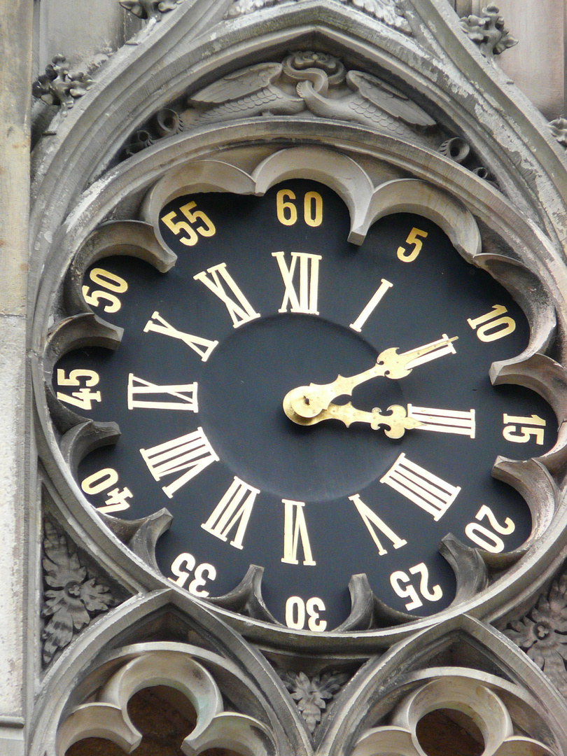 Uhr an der Marienburg