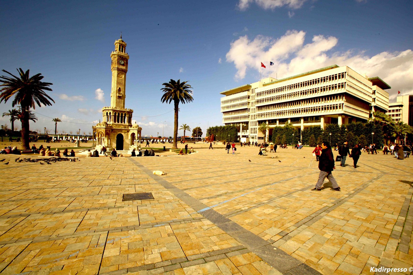 Uhr Turm in IZMIR