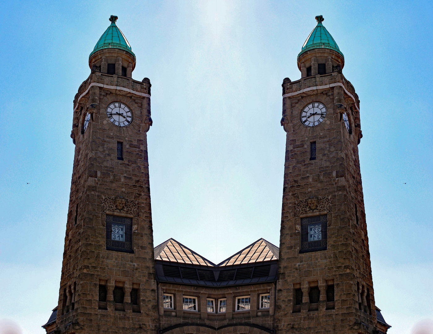 Uhrenturm der Landungsbrücken