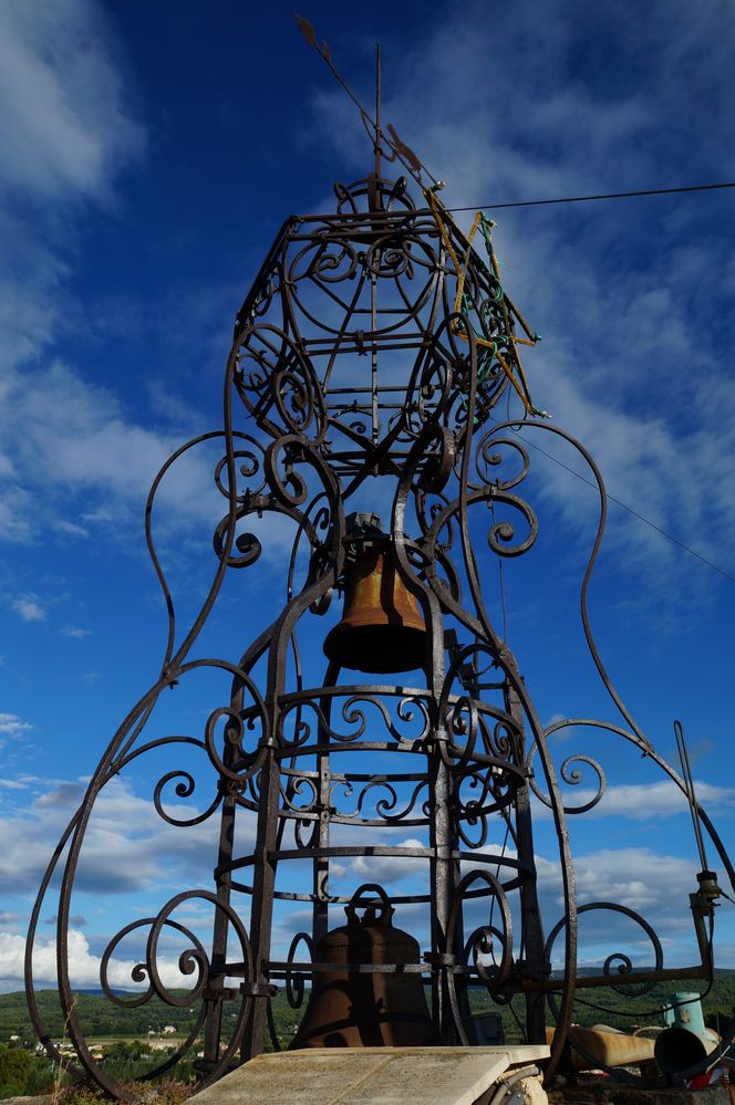 Uhrenturm in Pernes les fontaines