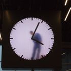 Uhrenwärter am Flughafen Amsterdam in der Schiphol-Clock...
