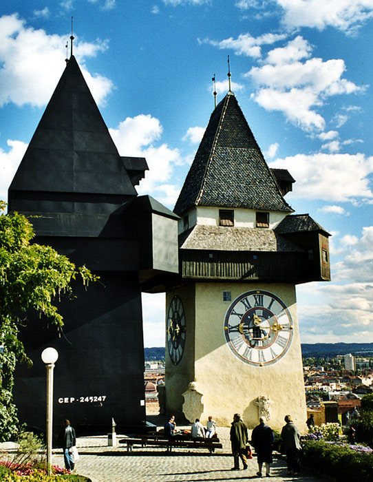 Uhrturm mit Schatten