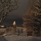 Uhrturmschatten mit Schneehaube