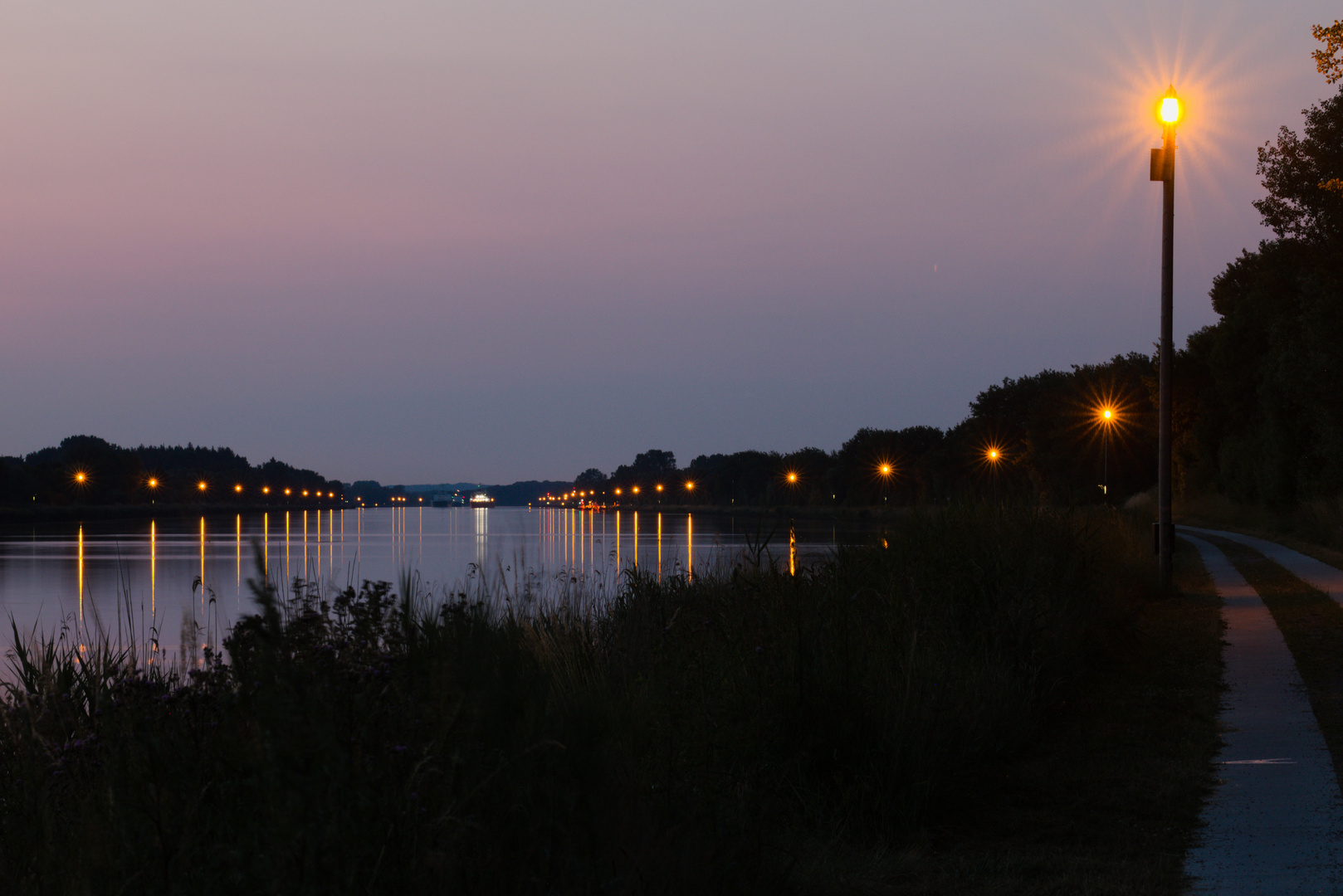 Uhrzeit 22:49 am NOK