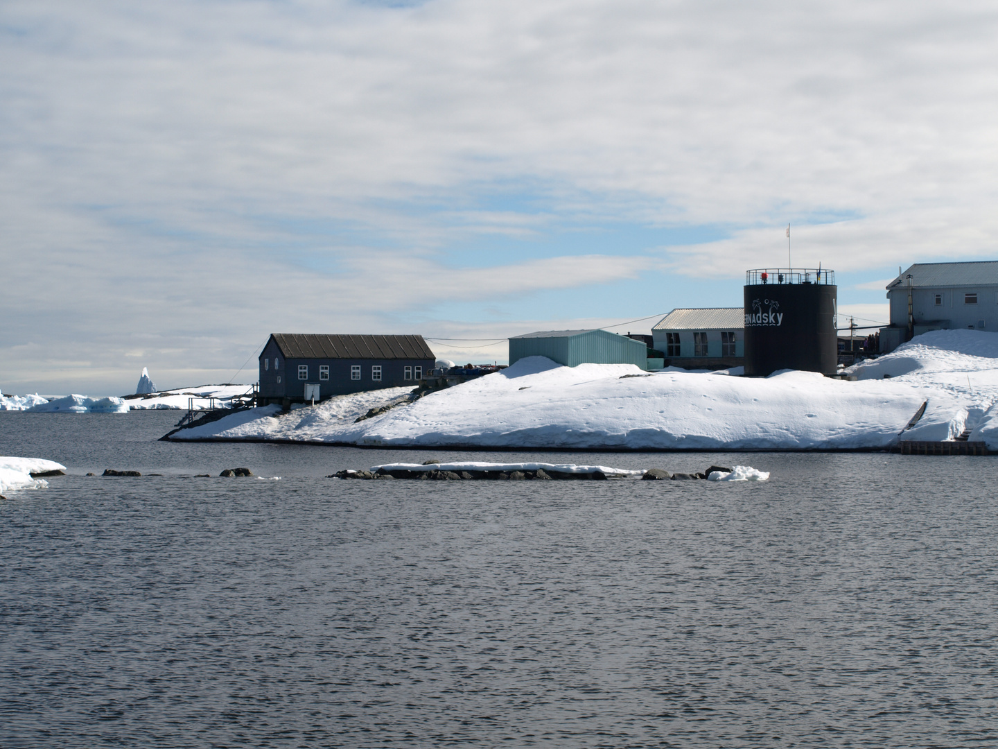 Ukrainisch Station Akademik Vernadsky  65°15'S 64°16'W