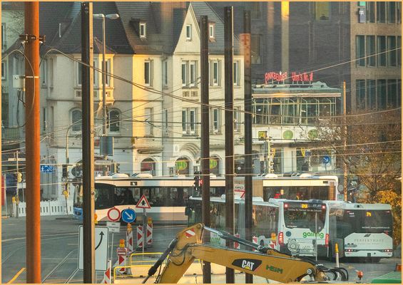Ulm 11/2021 - Area Hbf / Deutschhaus / "Rushhour & Umbrüche"