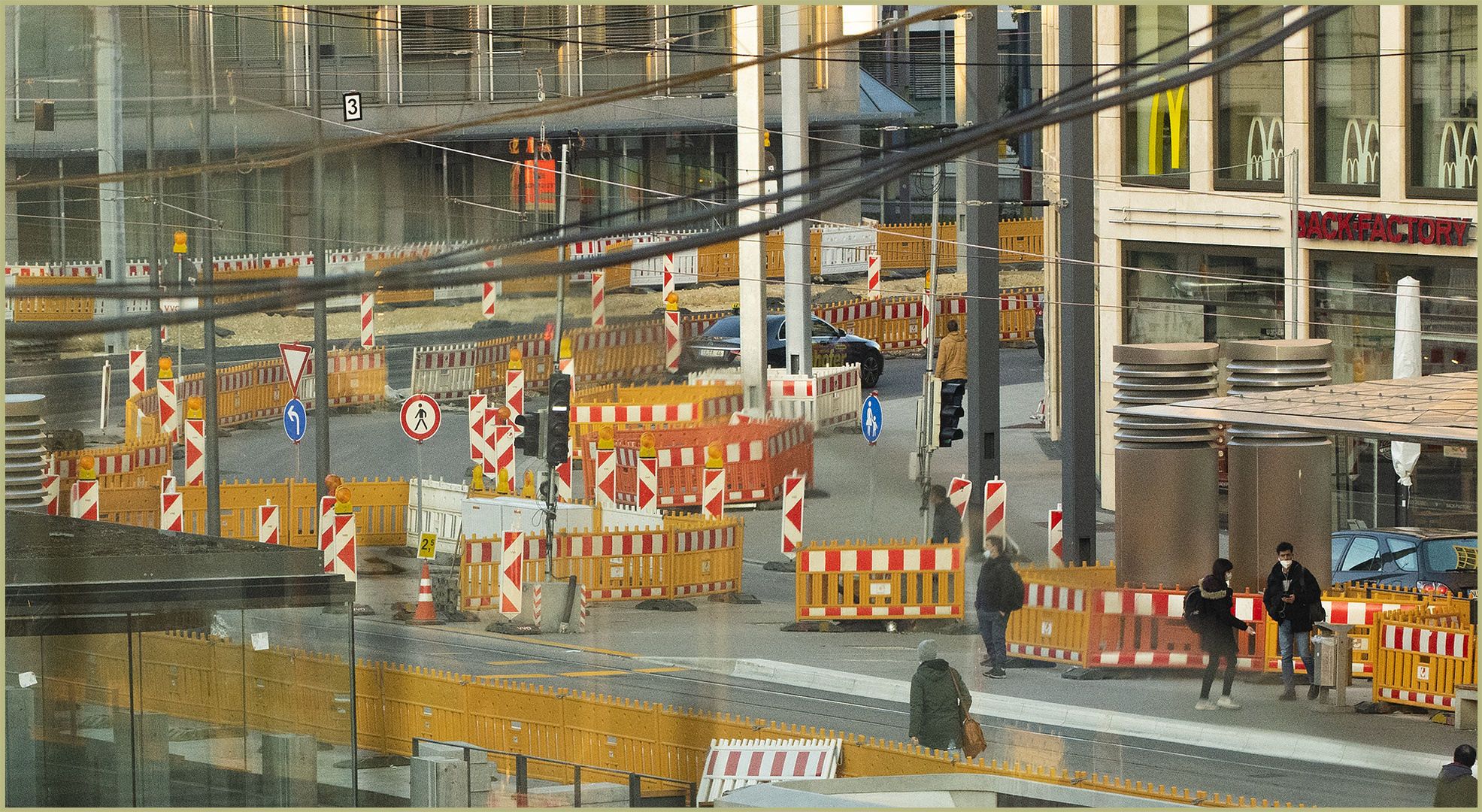 Ulm 11/2021 - Area Hbf / Sedelhöfe - Haltestelle SWU - "Labyrinth"