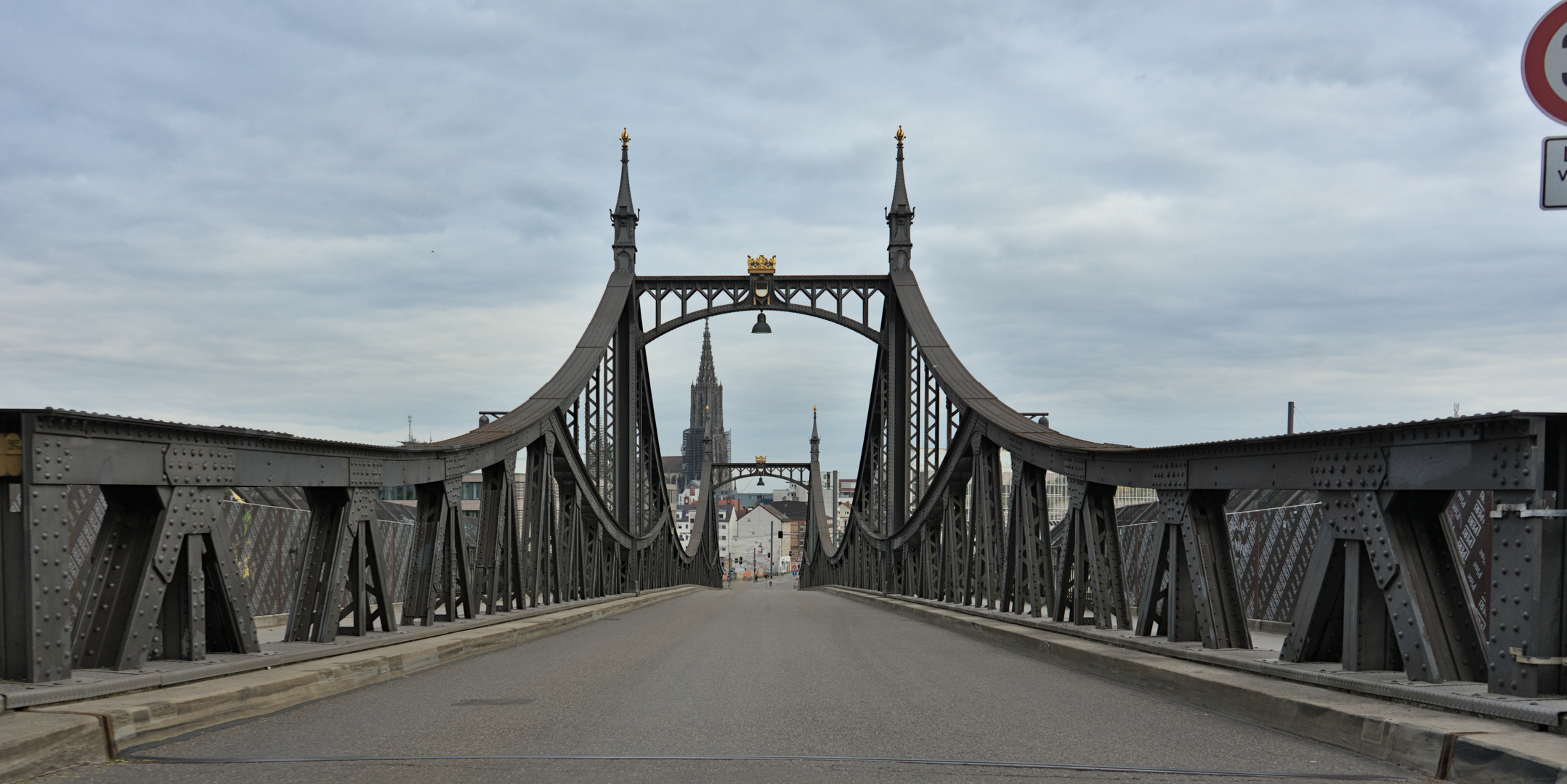 Ulm 33 - Neutorbrücke am Tag