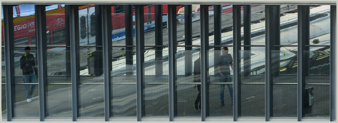 Ulm - Hbf - "crossing platforms"