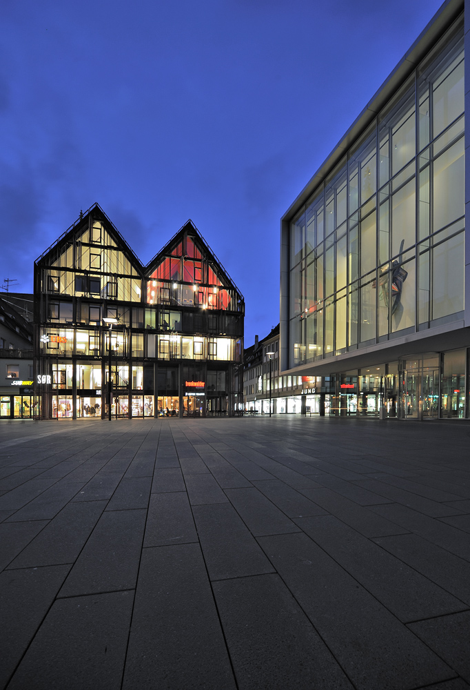 Ulm Neu Mitte bei Nacht