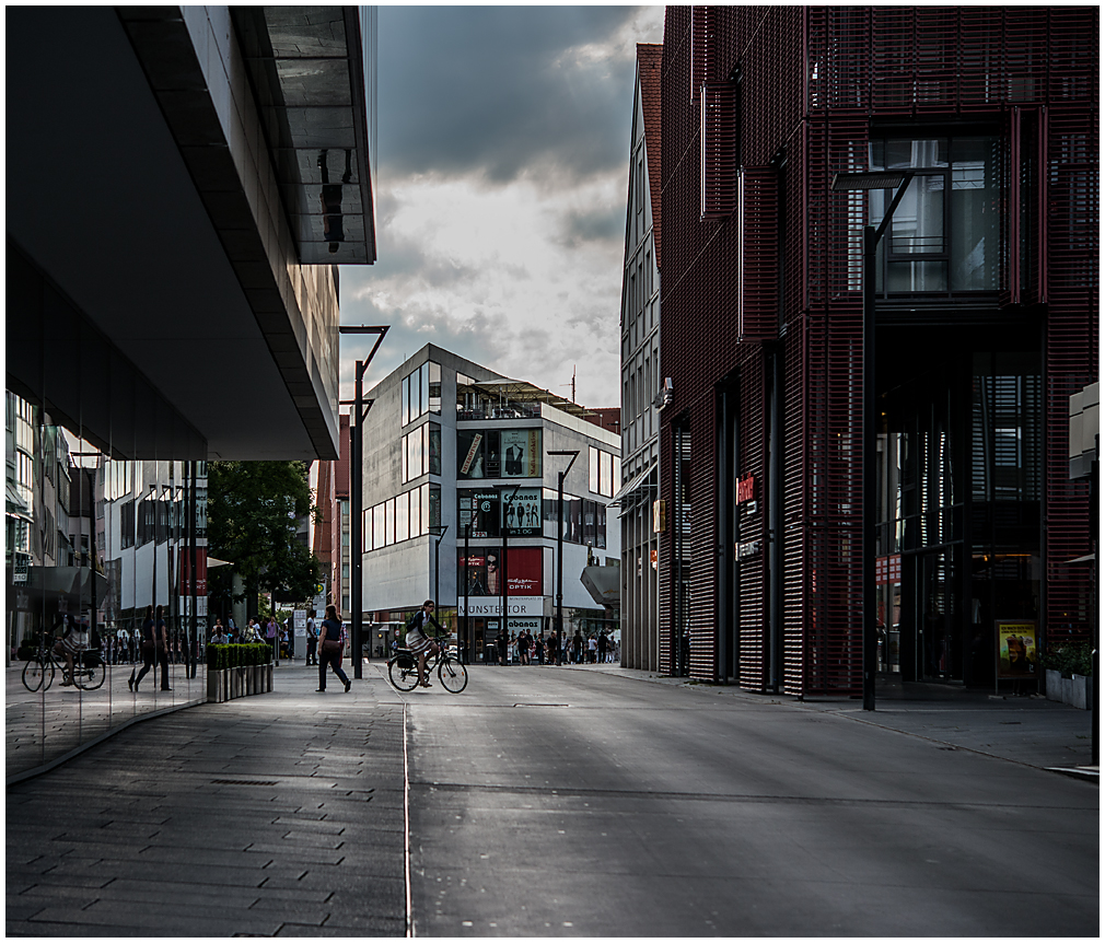 - Ulm - Neue Mitte - "crossing" - 