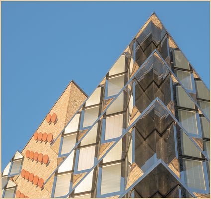 Ulm - Spk - "Glas, Struktur, Farbe, Flächen"