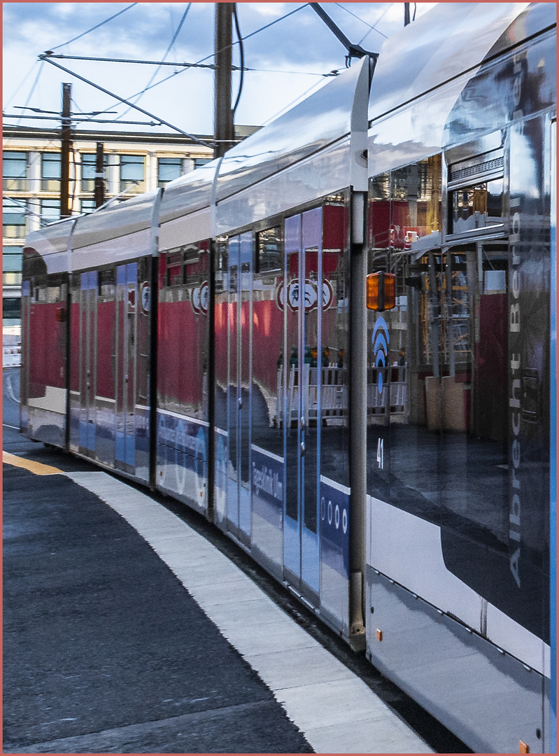 Ulm - SWU - Hbf 2019 - "Spiegelwelt"