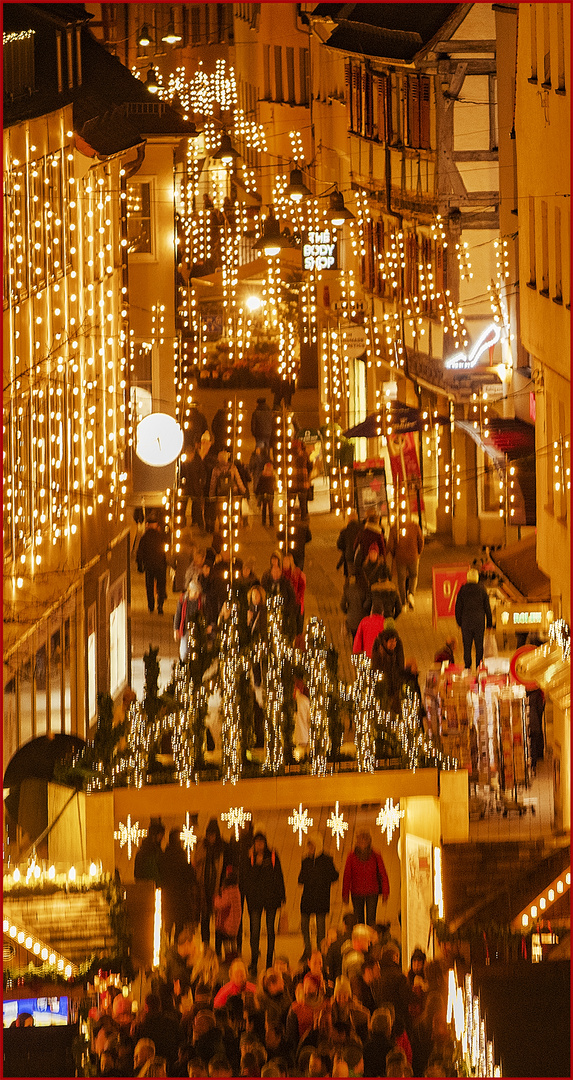 Ulm - Weihnachtsmarkt 2019 - Platzgasse - "Lichtermeer"