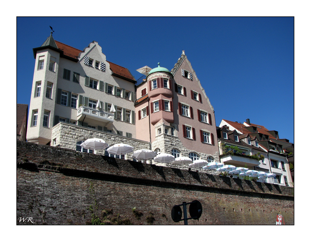 Ulmer Altstadt von der Donau aus...