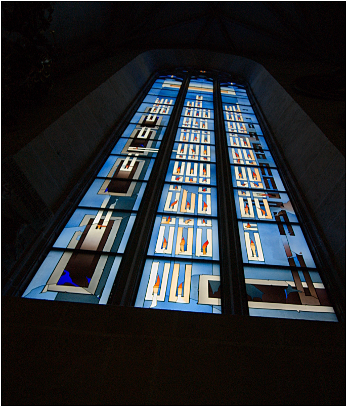 Ulmer Münster Fenster »Weltvollendung« Foto & Bild