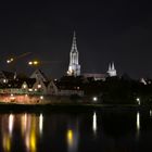 Ulmer Müster und die Donau bei Nacht