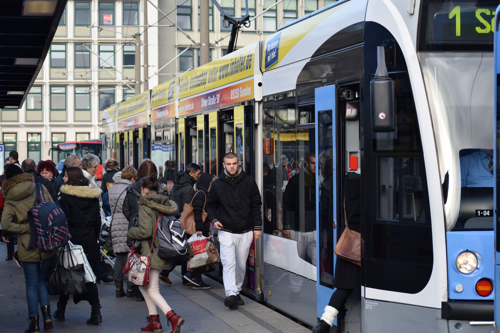 Ulmer Straßenbahn Fahrgastwechsel