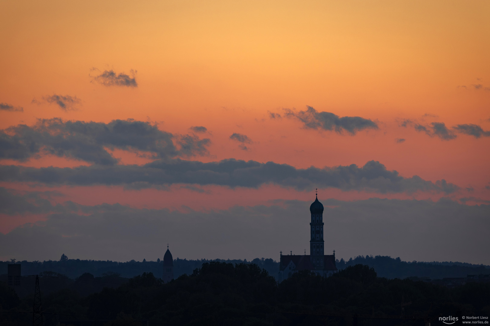 Ulrichsbasilika im Abendlicht