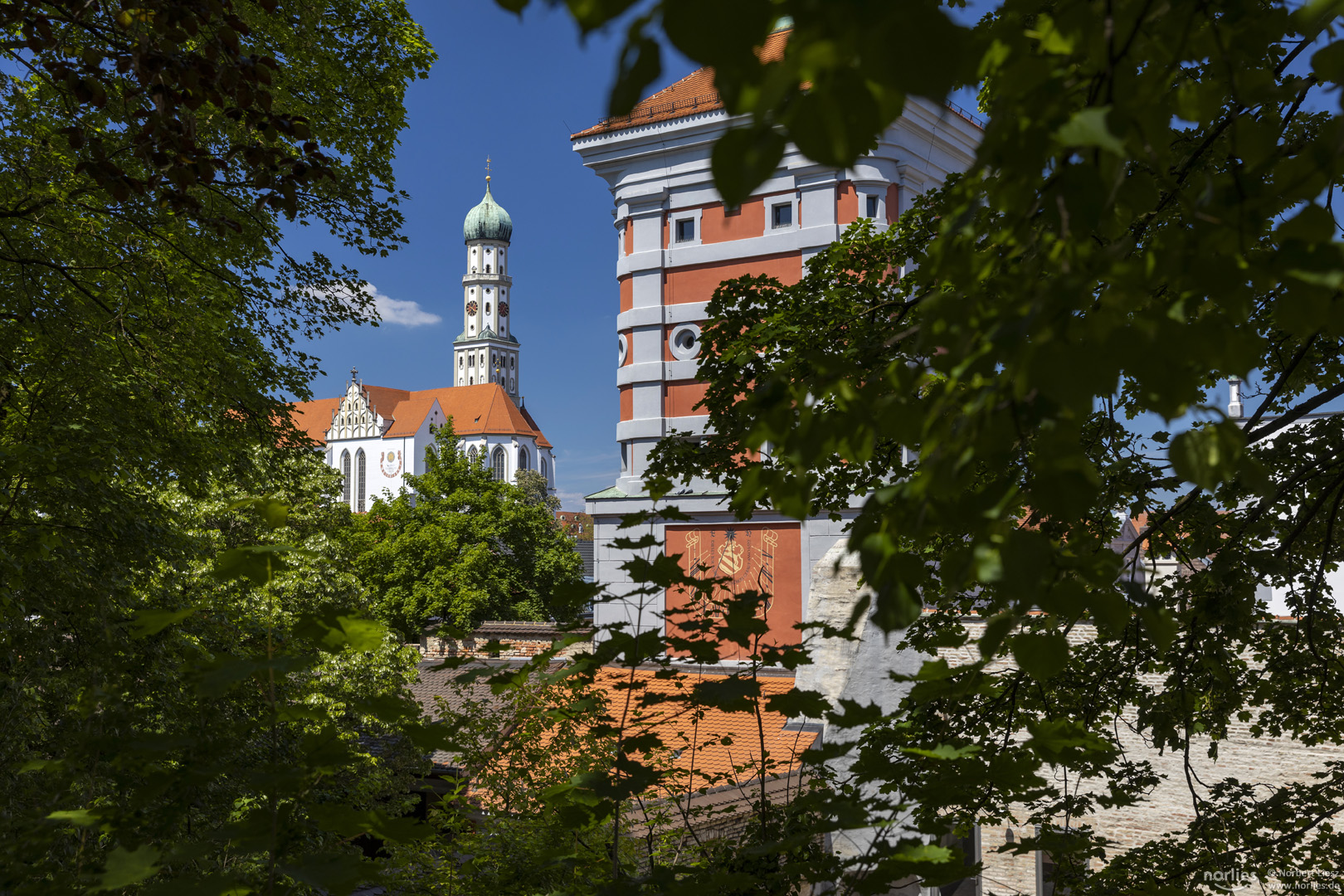 Ulrichsbasilika und Rotes Tor