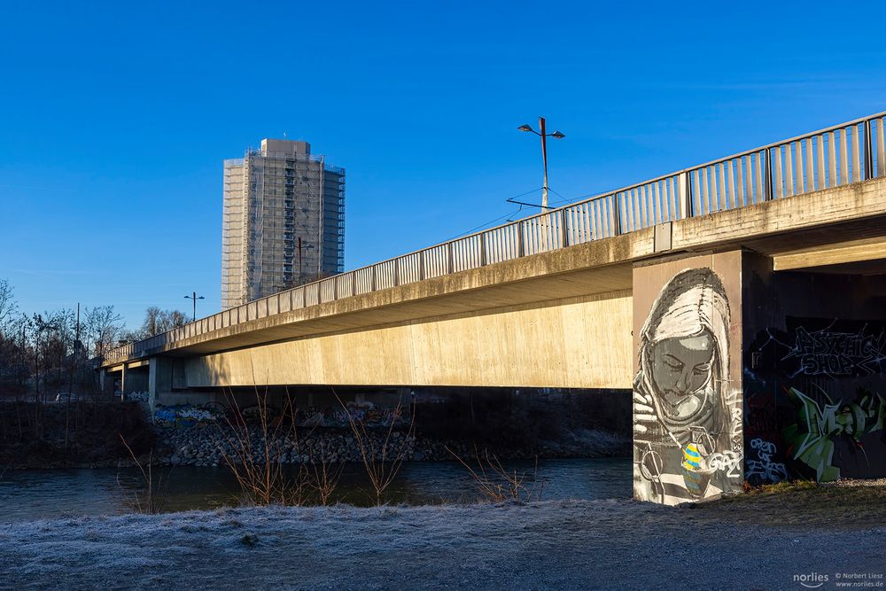 Ulrichsbrücke im Morgenlicht