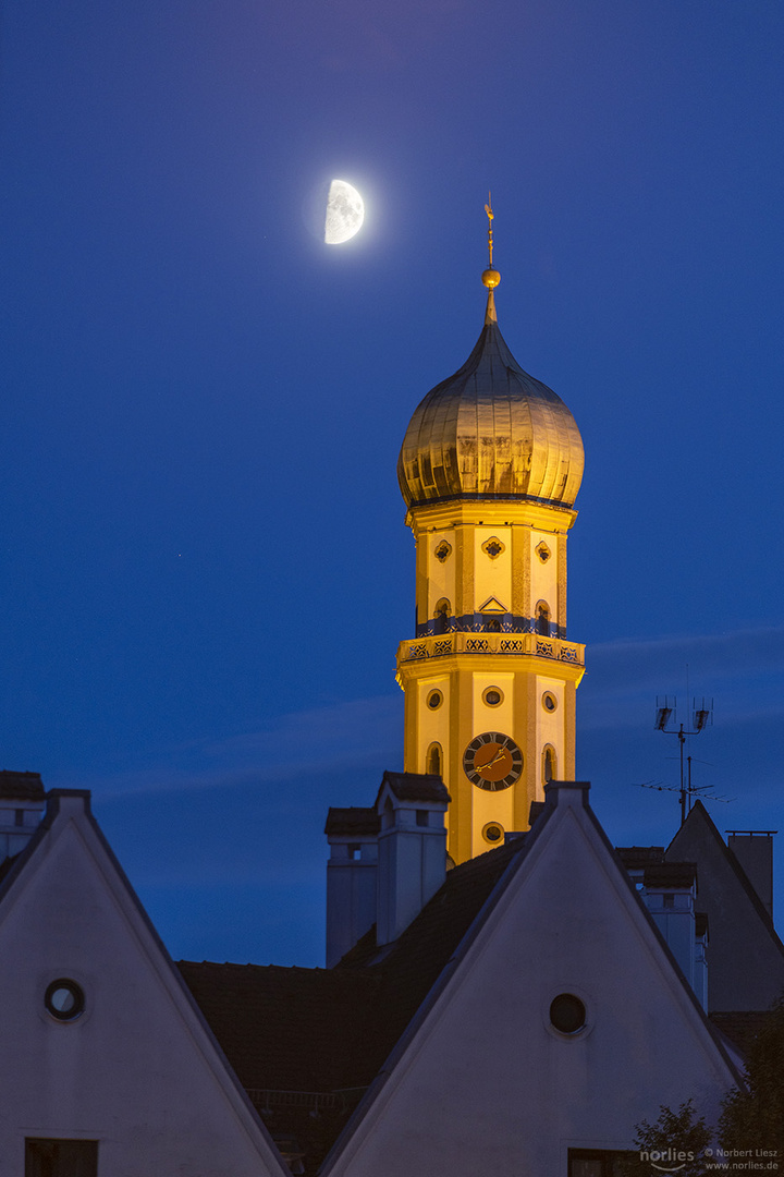 Ulrichskirche mit Mond