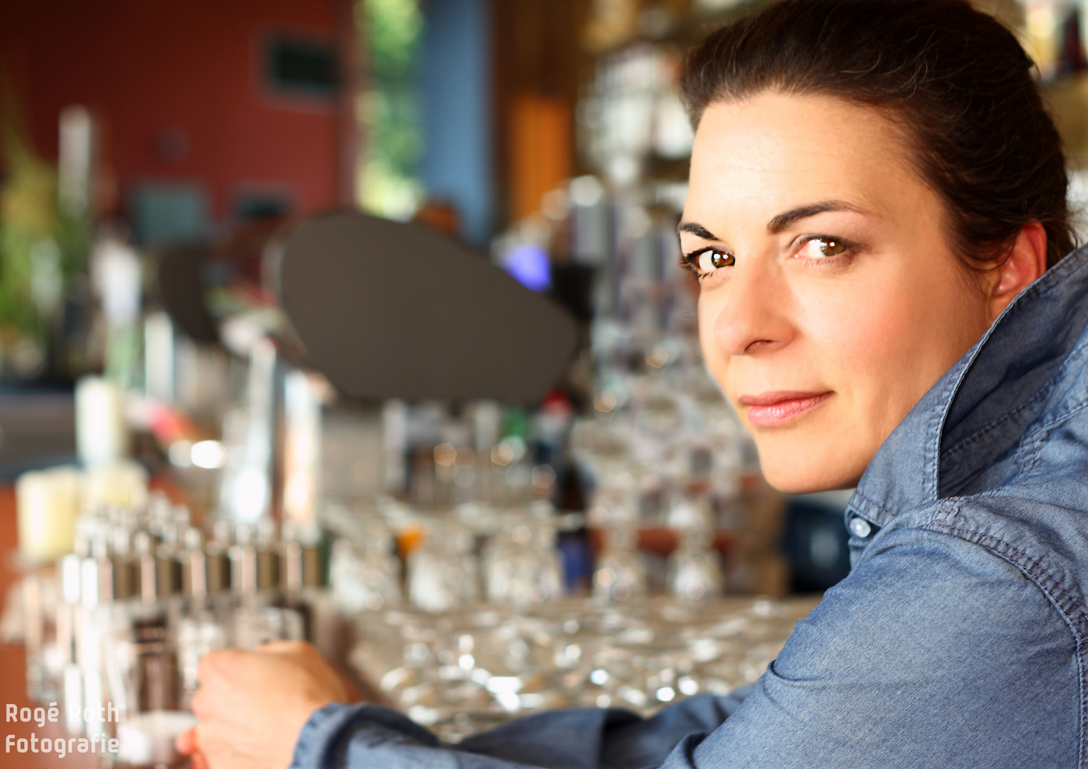 Ulrike an der Bar