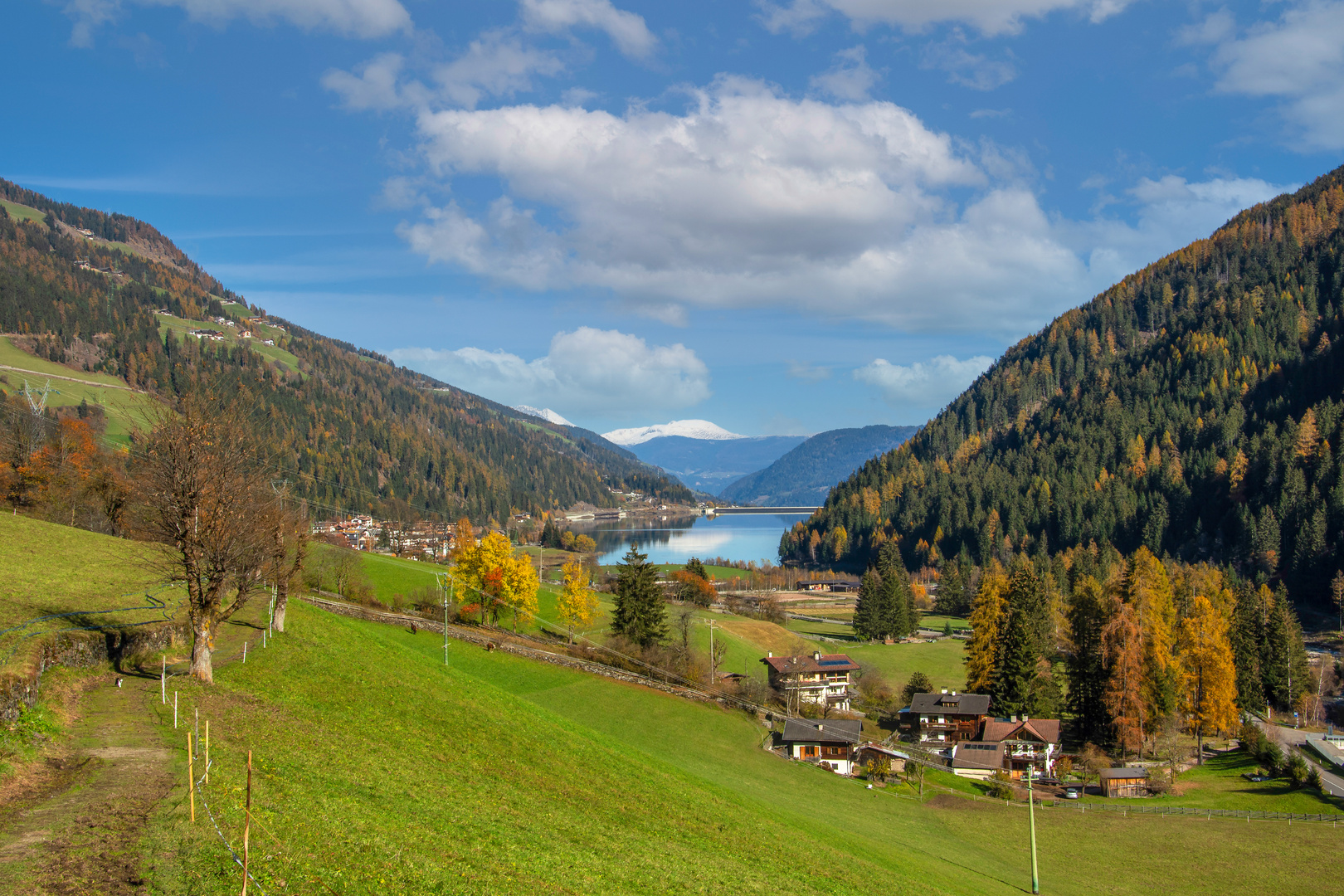 Ultental mit dem Zoggler Stausee