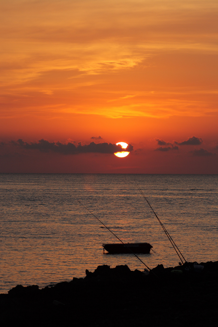 ultimi bagliori del giorno sul mare di Sicilia