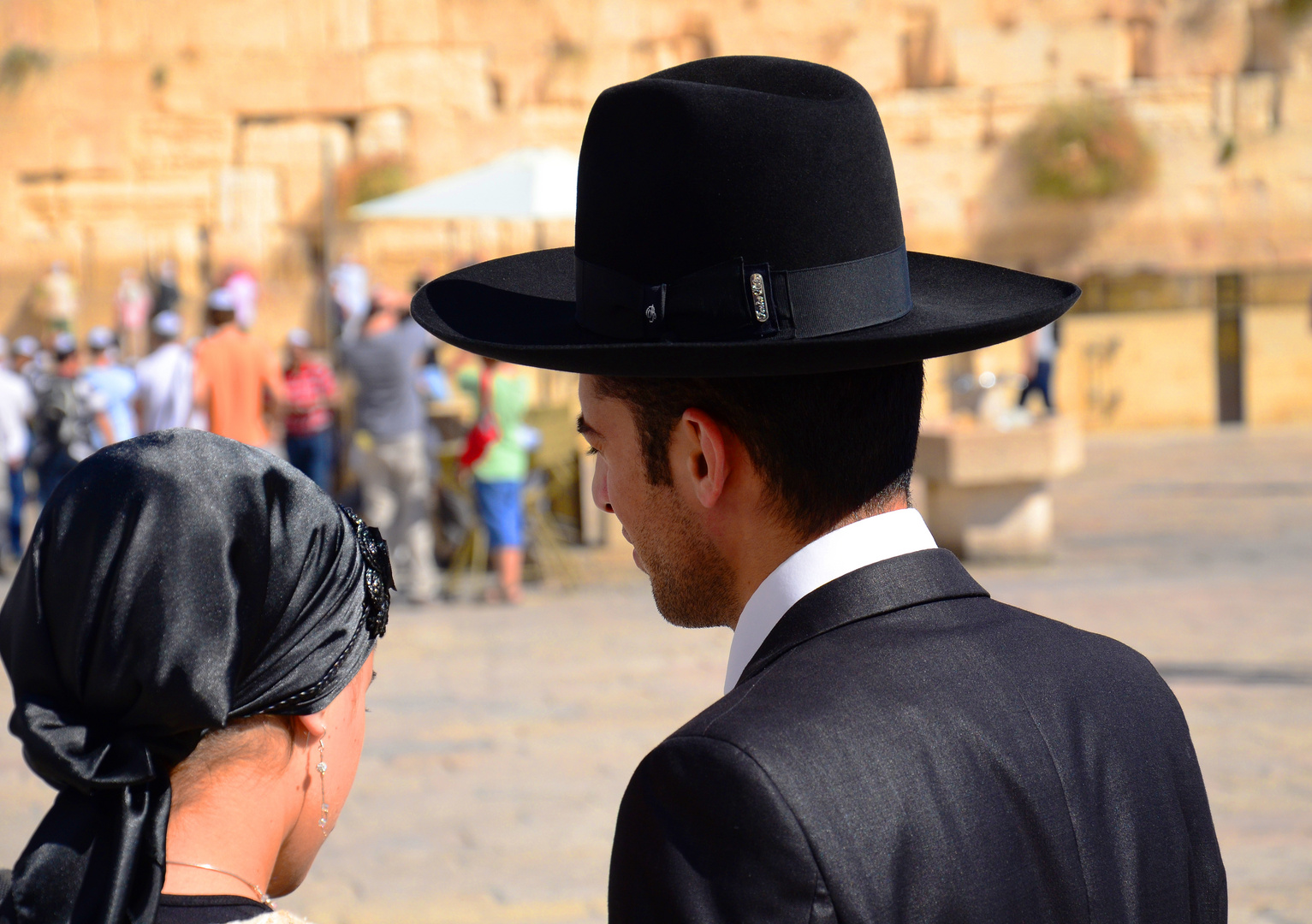 ultraorthodoxes jüdisches Paar am Sabbat an der Klagemauer