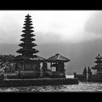 [ Ulun Danu Temple ]