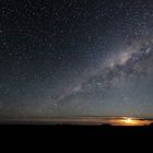 Uluru (Ayers Rock) - Milchstraße und Monduntergang