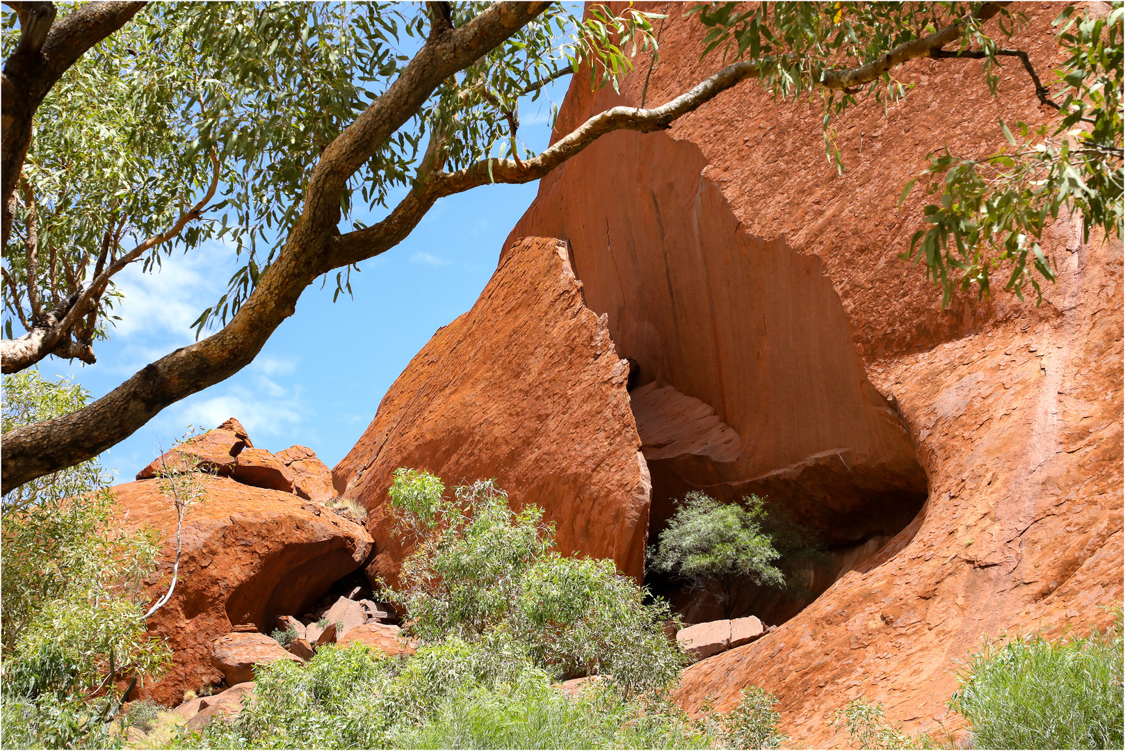 Uluru - Base Walk