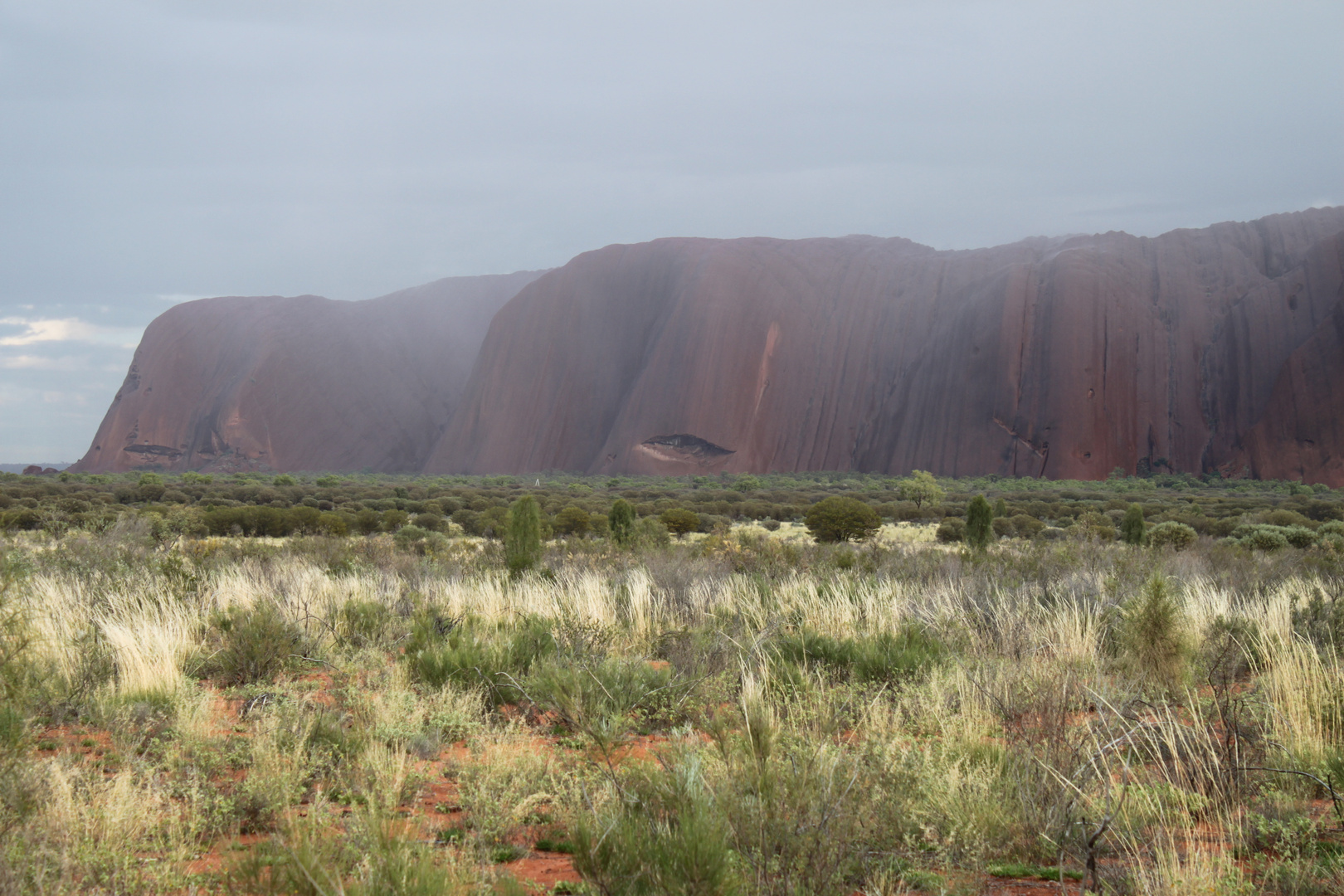 Uluru bei Regen