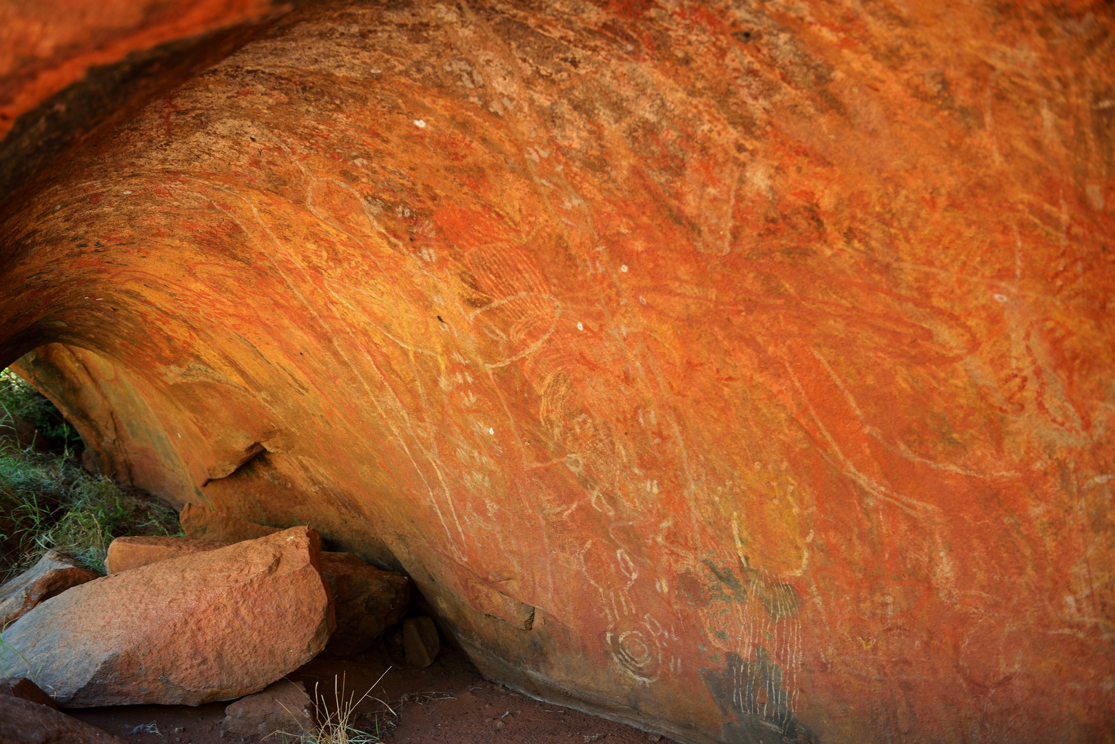 Uluru, Felszeichnungen der Aborigines 