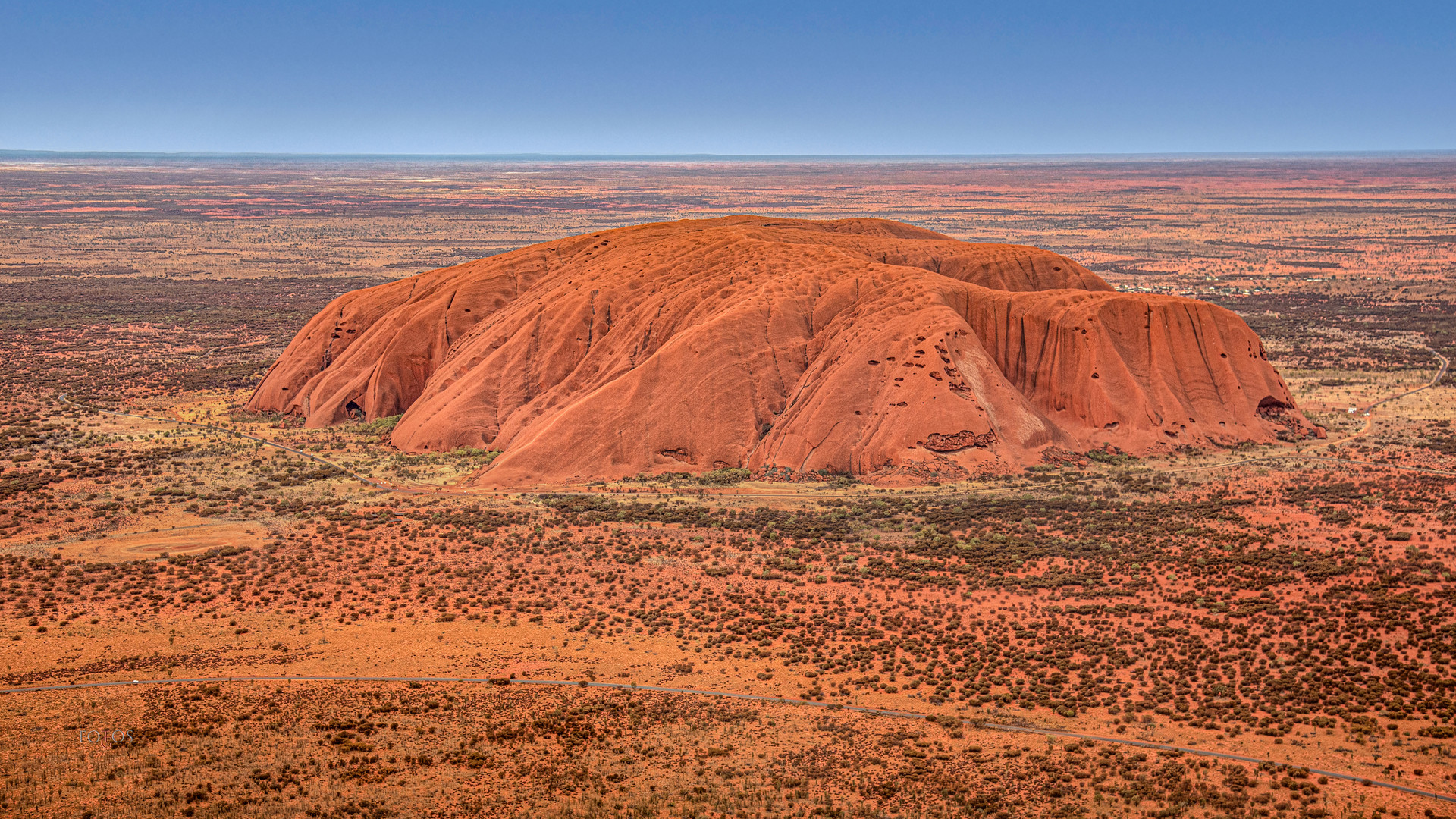 Uluru - Helicopter View